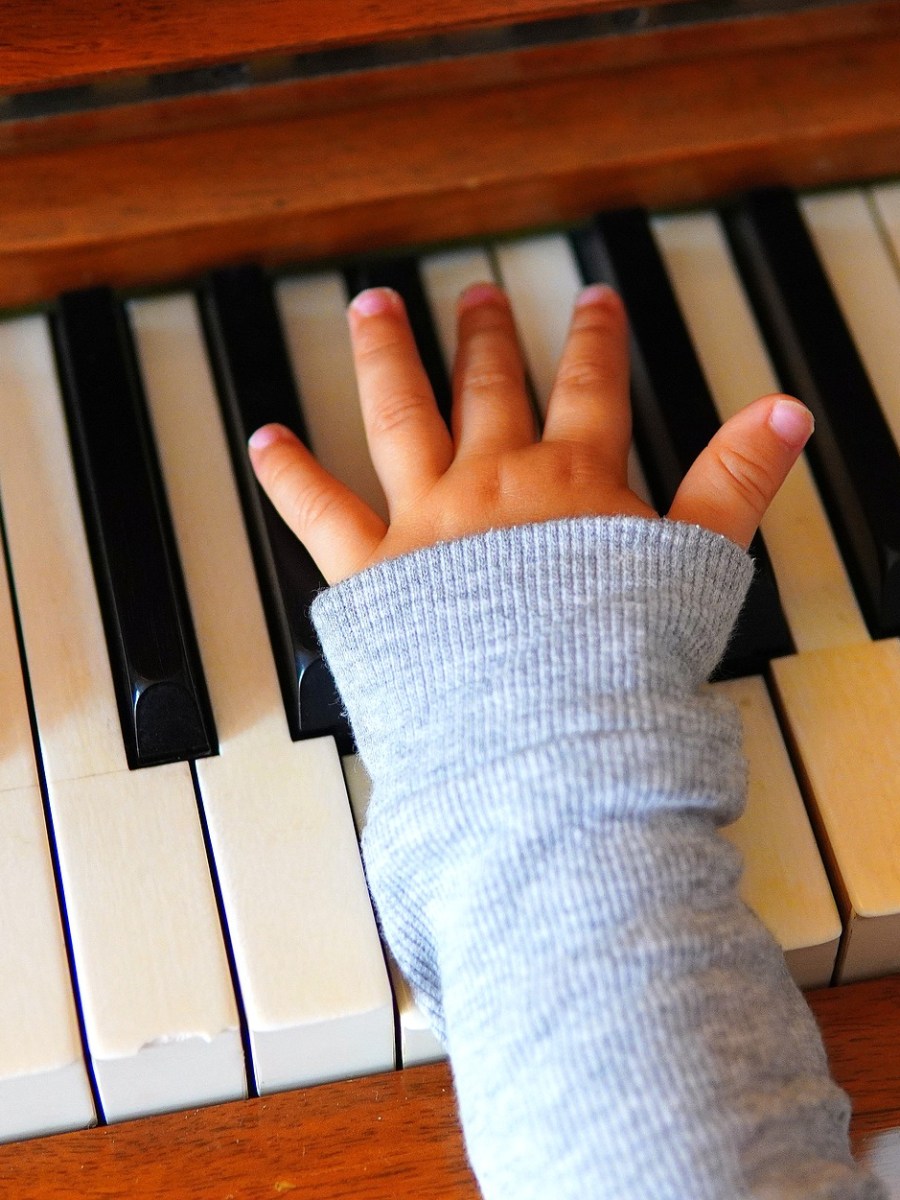 Czarne klawisze fortepianu